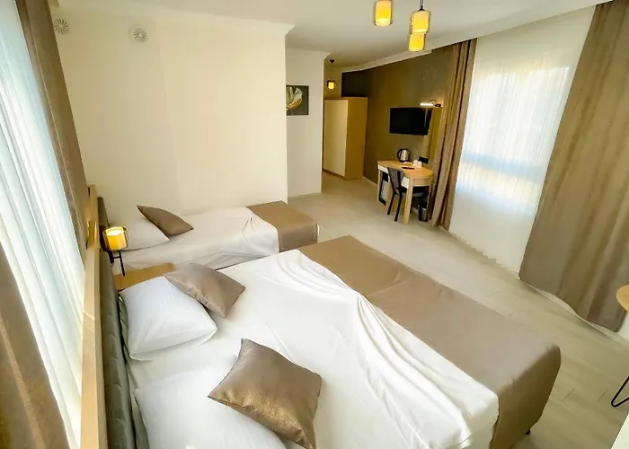 Hotel Bloomtalya *